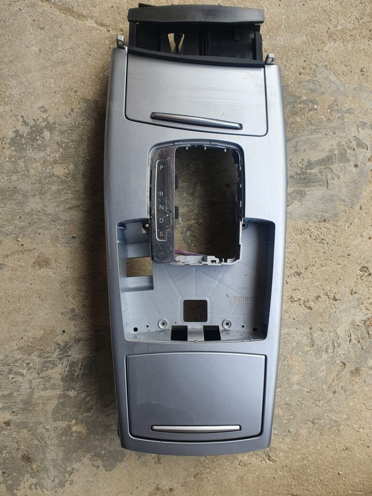 Stredový panel Audi A6 C6 facelift