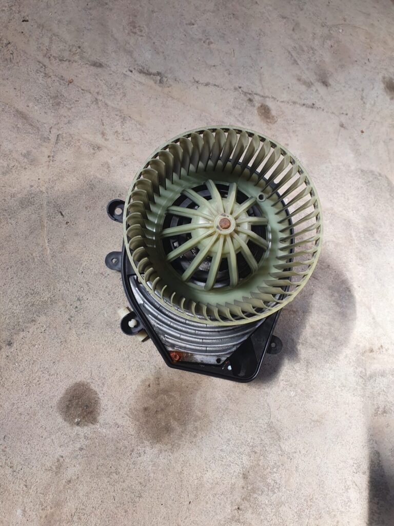 Ventilátor kúrenia Audi A4 B5, VW Passat, Škoda Superb 1
