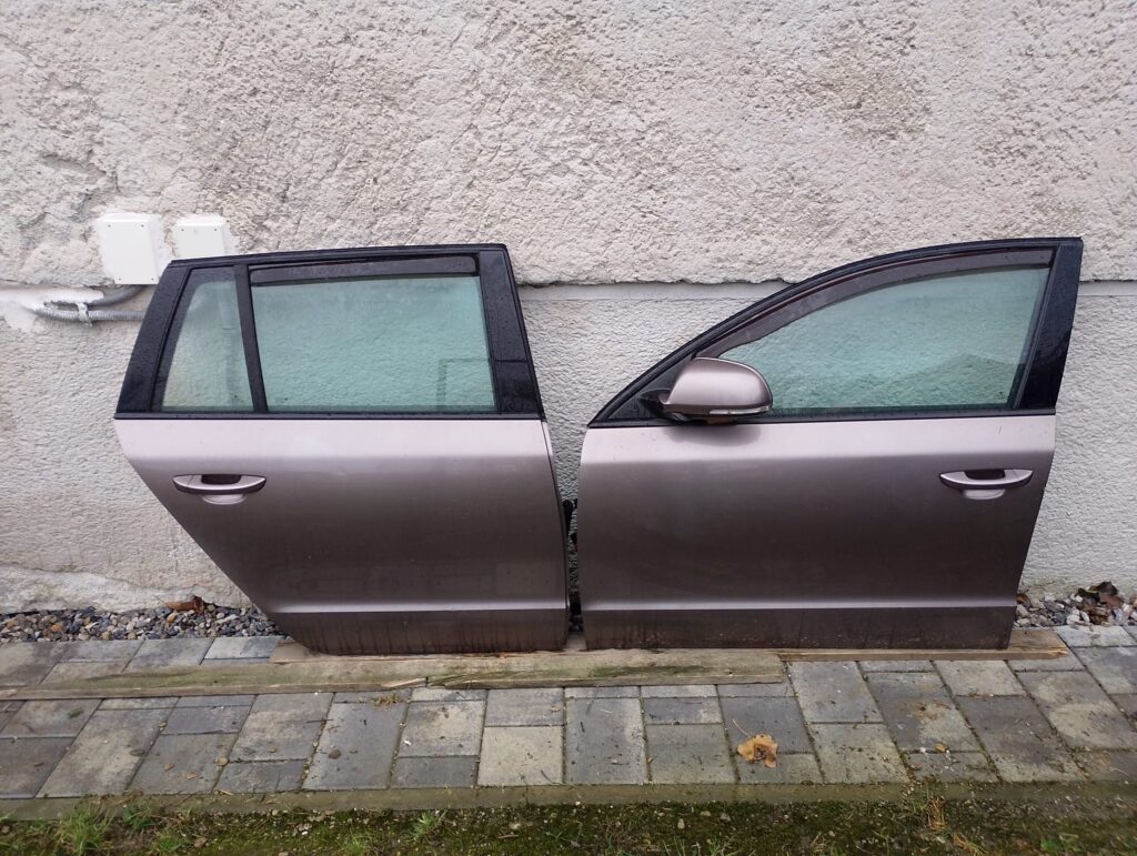 Dvere Škoda Superb 2, combi