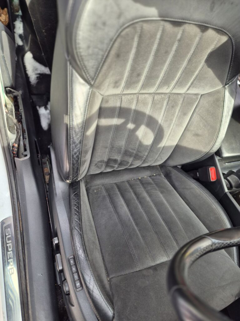 Sedačky Alcantara Škoda Superb 3