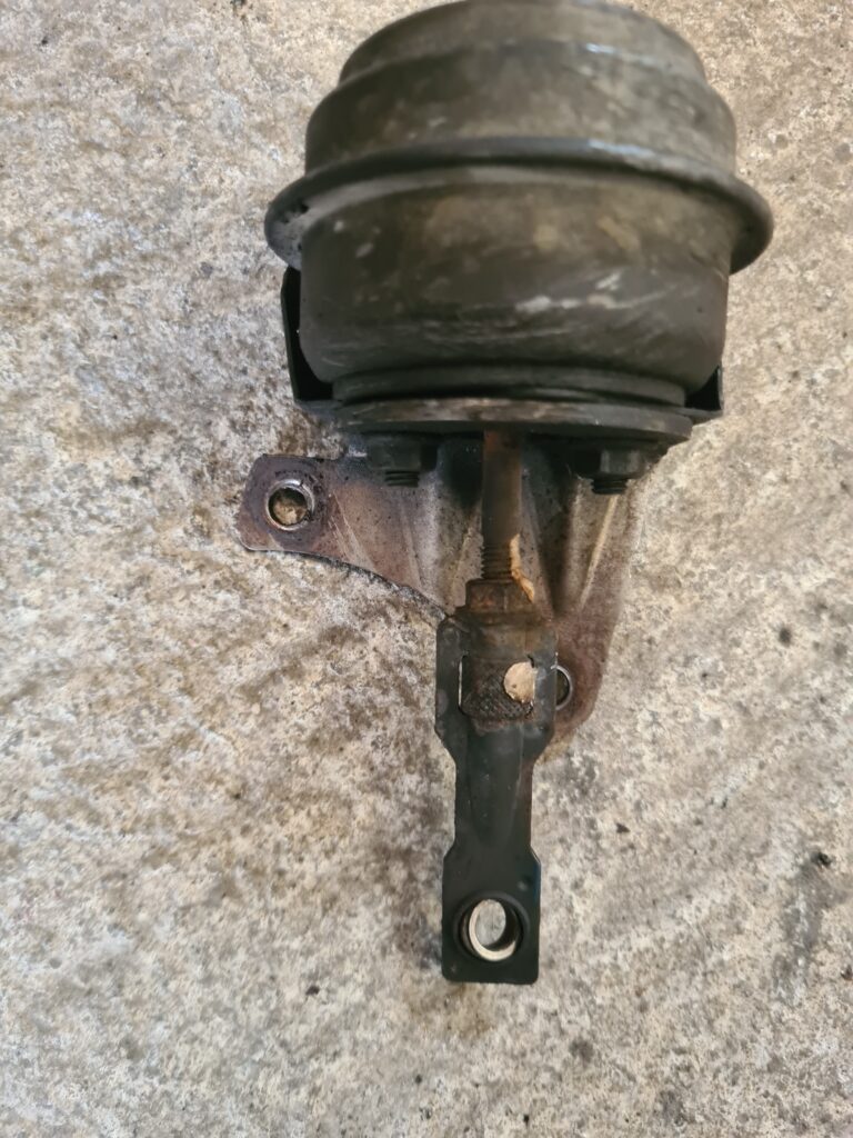 Podtlaková banka turba 2.0 tdi 103kw